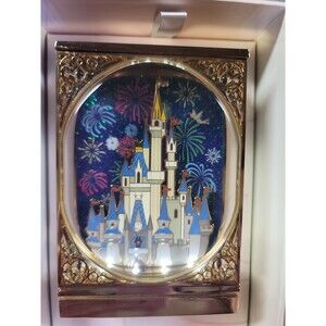 Disney World Magic Hap-Pins Light up Cinderella Castle jumbo pin. Magic castle